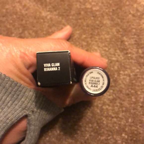 Mac- lip glass viva glam Rihanna 2 - Picture 2 of 4